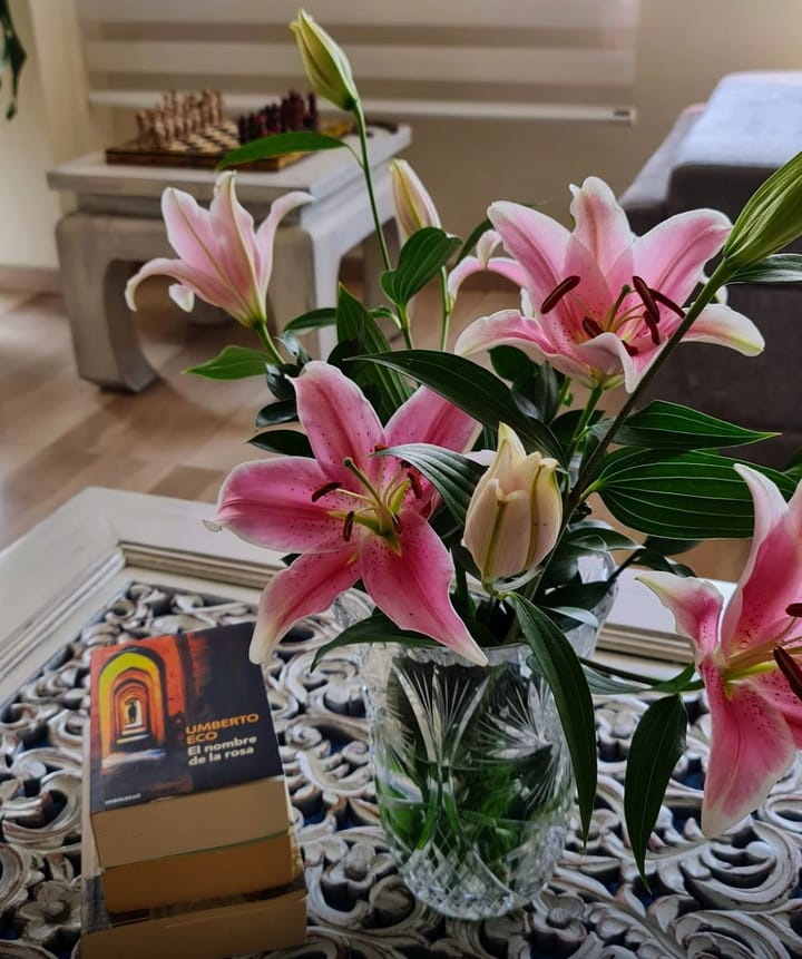 Julio 5 de 2021 - El Nombre de la Rosa - Umberto Eco